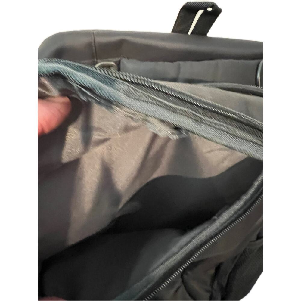 Jack Abrahams The Hudson 18-In Lightweight Travel Backpack - Picture 4 of 5